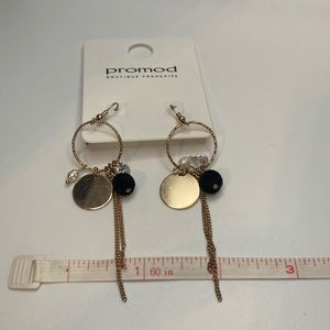 Dangle pierced earrings